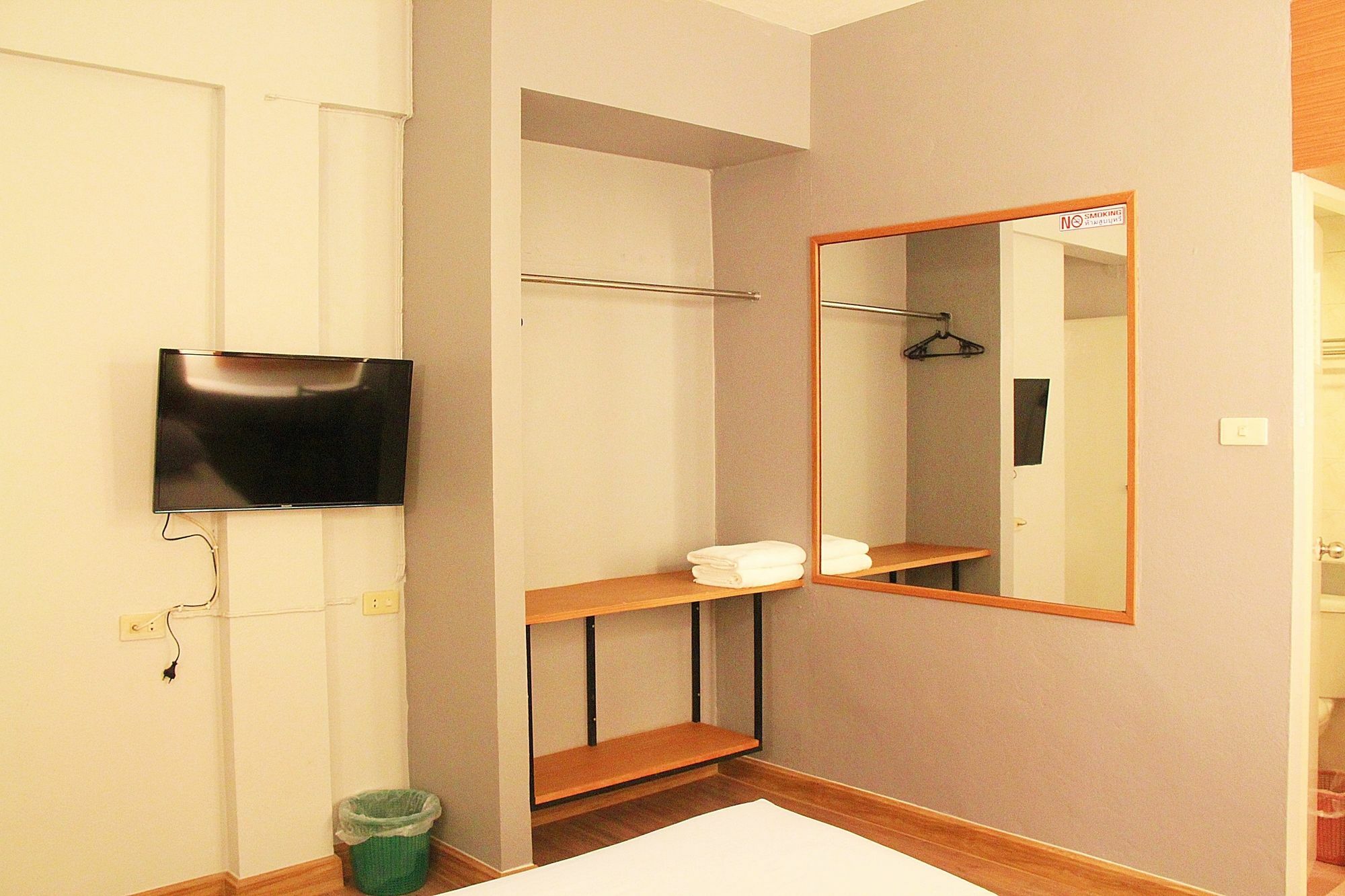 โรงแรมเรือนทิพย์ เชียงราย Ruean Tip Hotel Exterior photo