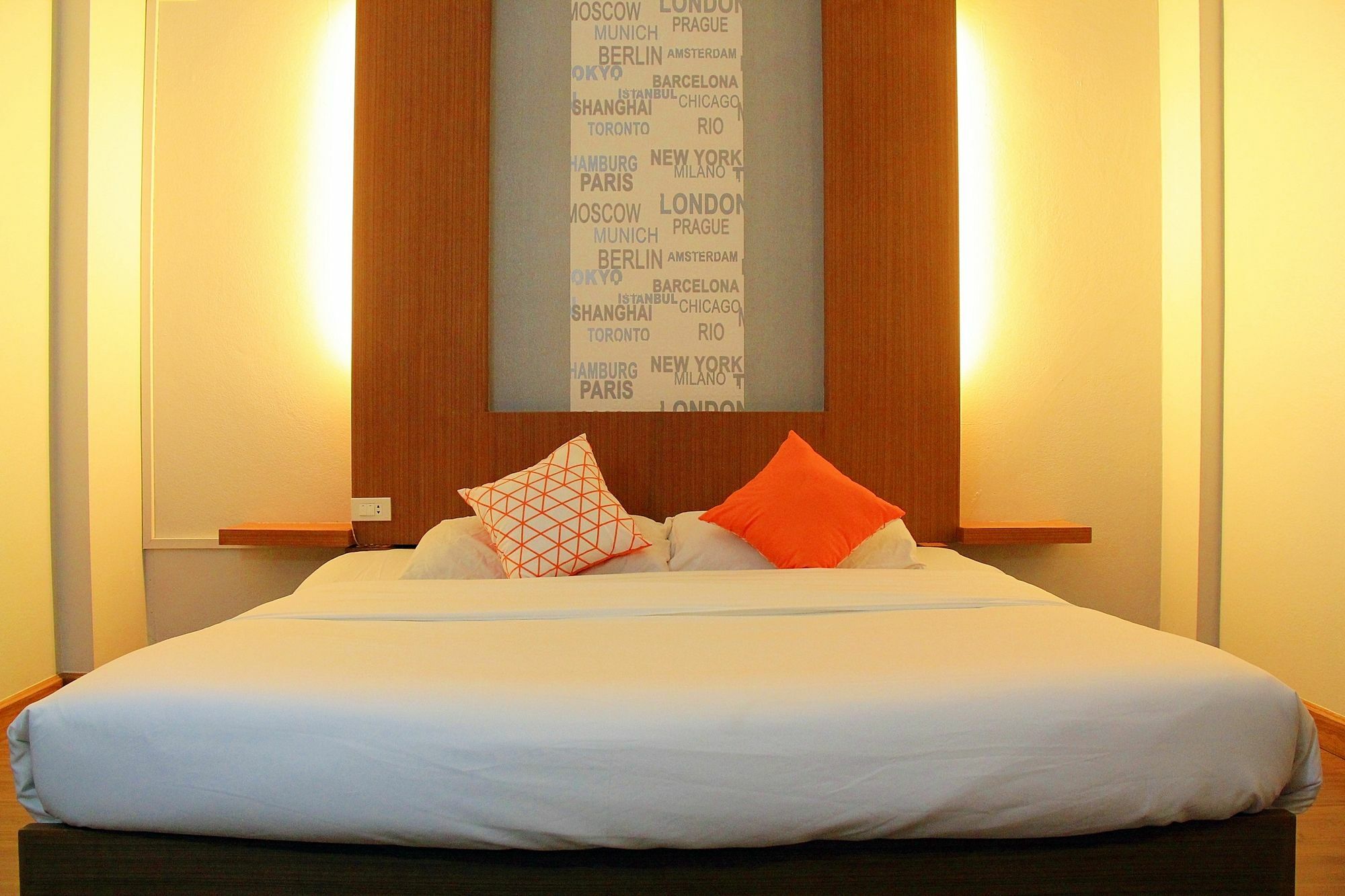 โรงแรมเรือนทิพย์ เชียงราย Ruean Tip Hotel Exterior photo