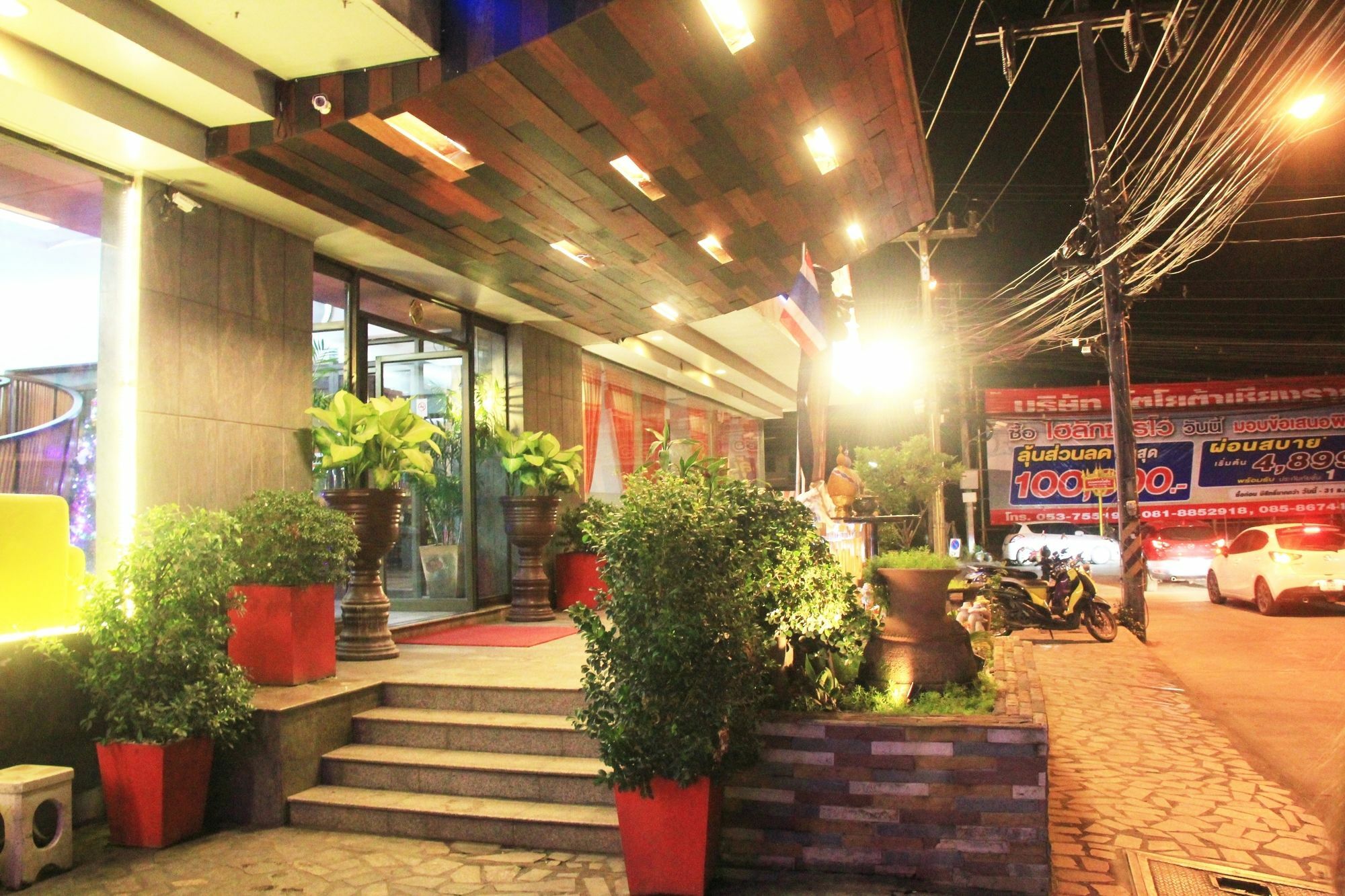 โรงแรมเรือนทิพย์ เชียงราย Ruean Tip Hotel Exterior photo